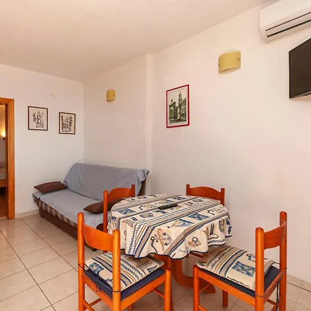Apartments Niko Apartment Pisak