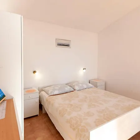 Apartments Niko Apartman *